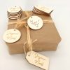 étiquettes bois cadeau de noël